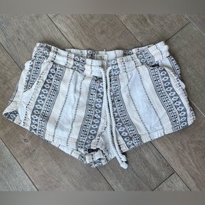 Size medium O’Neill shorts